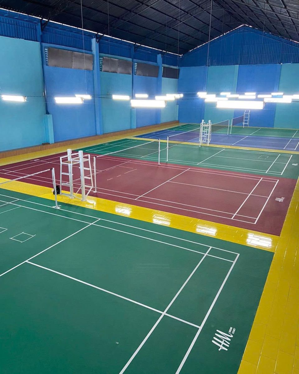 Đèn LED sân Pickleball chiếu sáng ban đêm